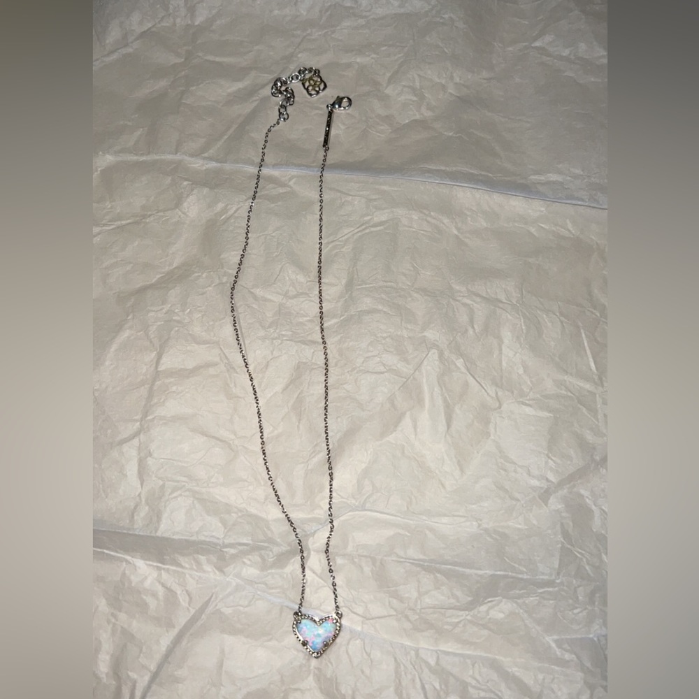 Silver Kendra Scott necklace - Opal heart